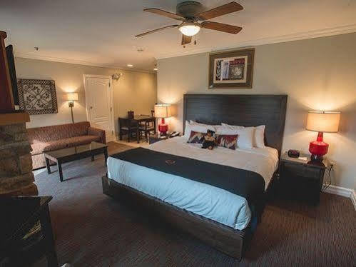 Minerals Hotel Vernon Bagian luar foto